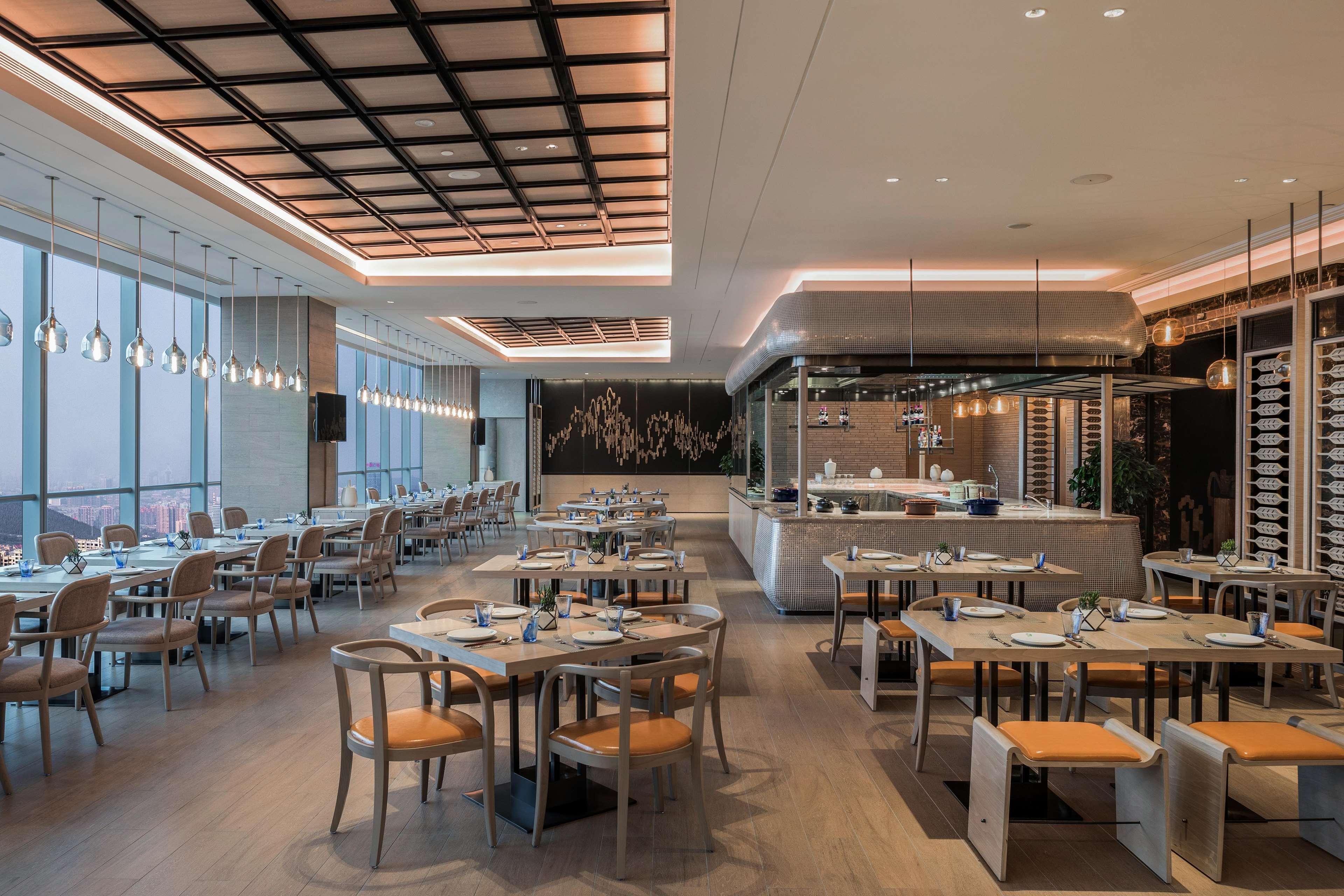 Hilton Jinan South Hotel & Residences Экстерьер фото