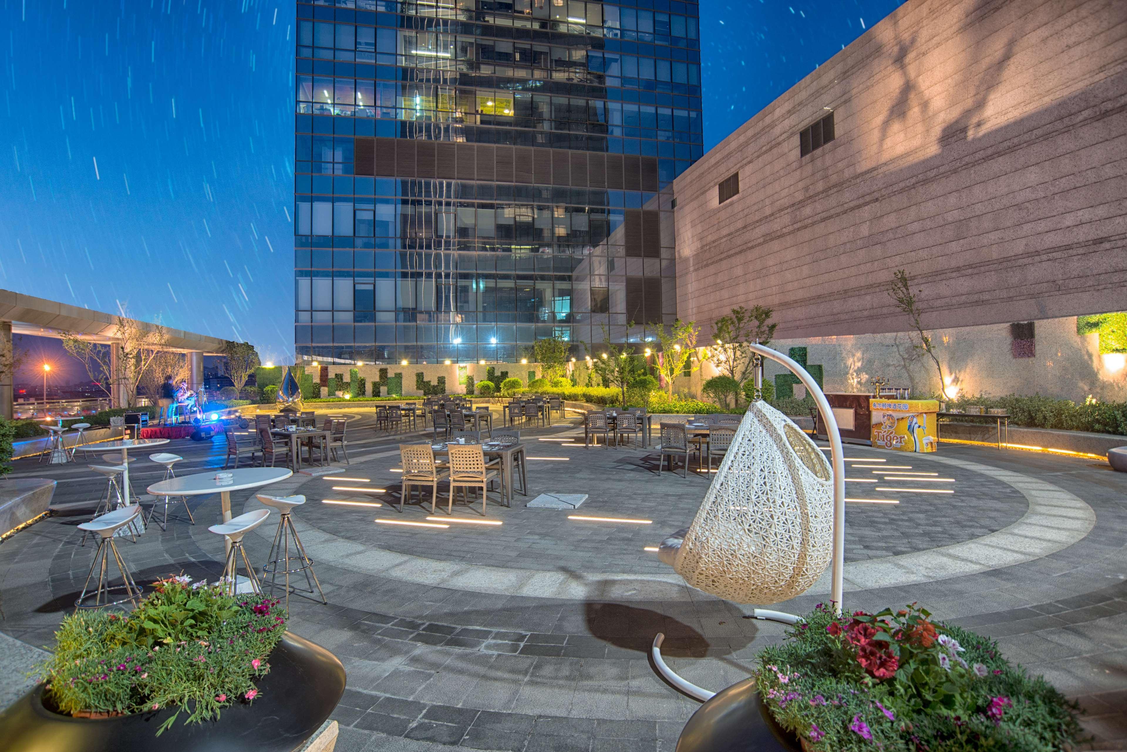 Hilton Jinan South Hotel & Residences Экстерьер фото