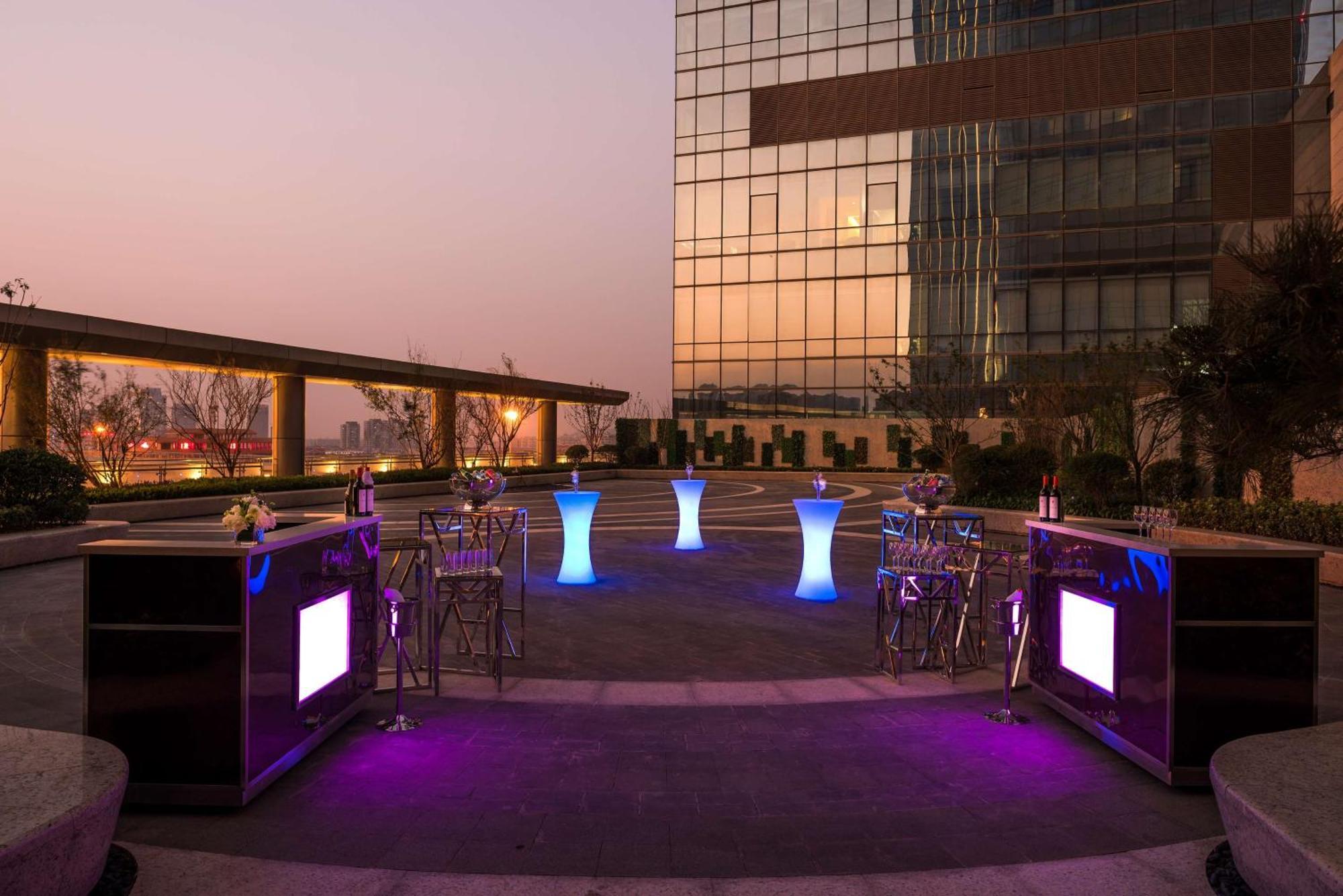 Hilton Jinan South Hotel & Residences Экстерьер фото