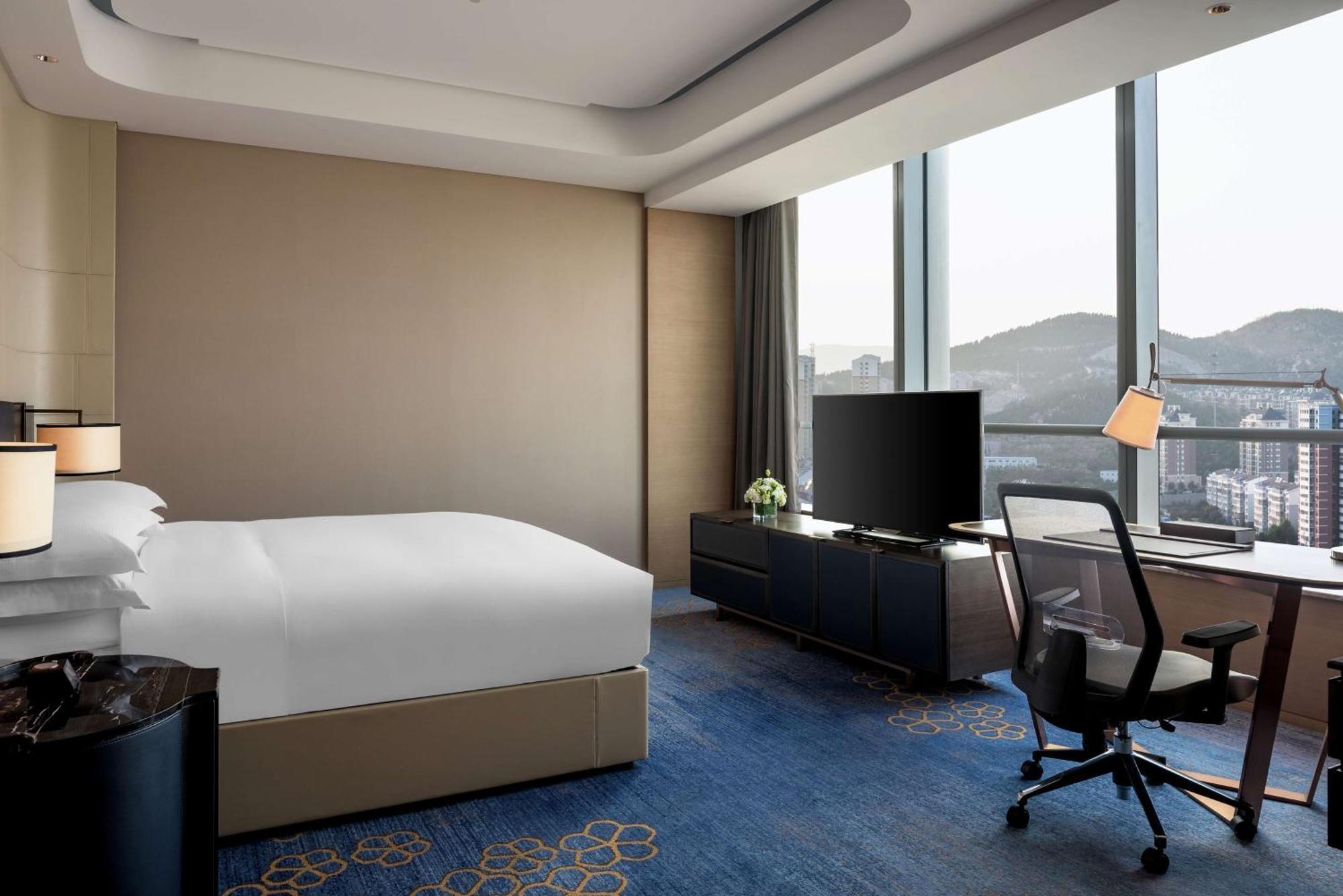 Hilton Jinan South Hotel & Residences Экстерьер фото